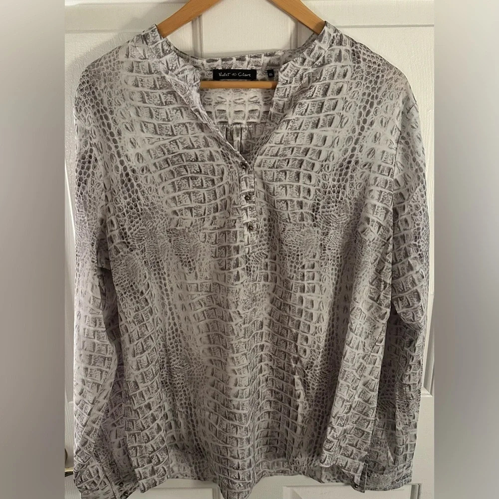 Violet & Claire Animal Print Women’s Blouse Shirt Size XL